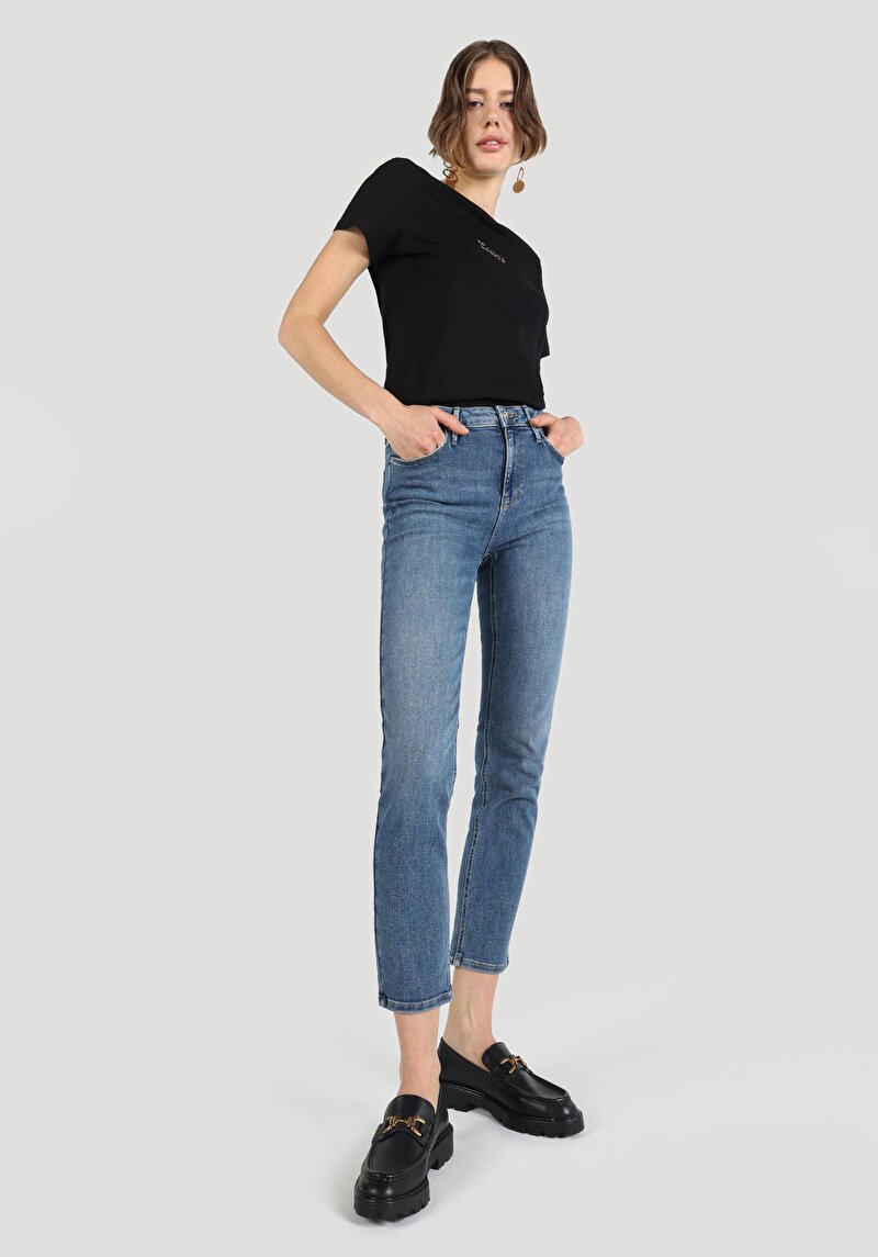 Imagine a Slim Fit Mid Waist Straight Leg Blugi İndigo Pentru Femei