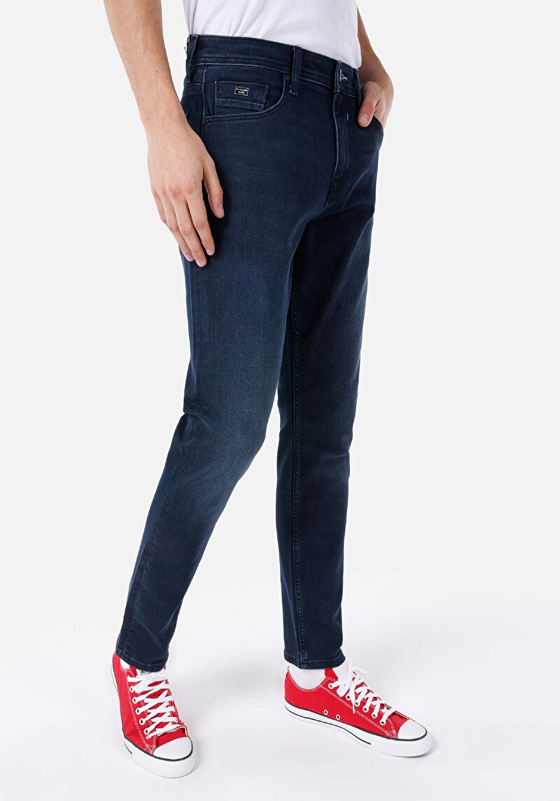 Imagine a Regular Fit Mid Waist Slim Leg Blugi İndigo Închis Pentru Bărbați