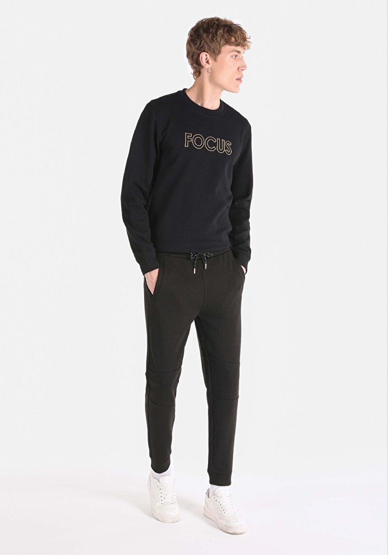 Imagine a Pantaloni De Trening De Barbati Negru Regular Fit  Cl1065830