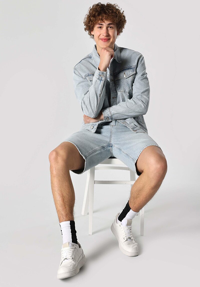 Imagine a Jachetă Albastră Pentru Bărbați Cu Fermoar