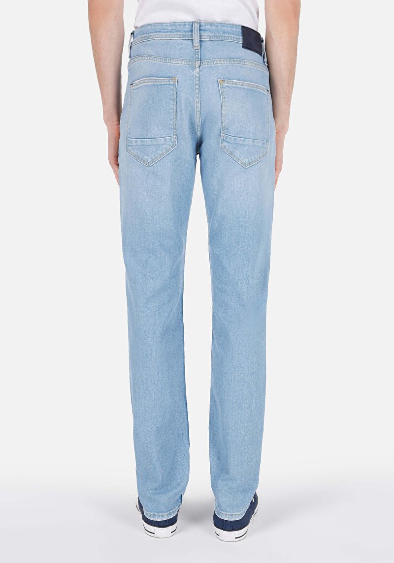 Imagine a Blugi İndigo Pentru Bărbați Cu Potrivire Dreaptă