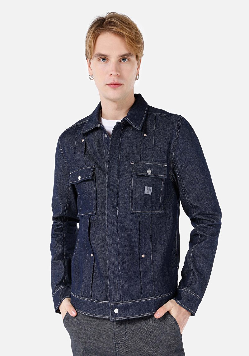 Imagine a Jachetă Albastru Închis Pentru Bărbați Cu Nasturi Cu Nasturi