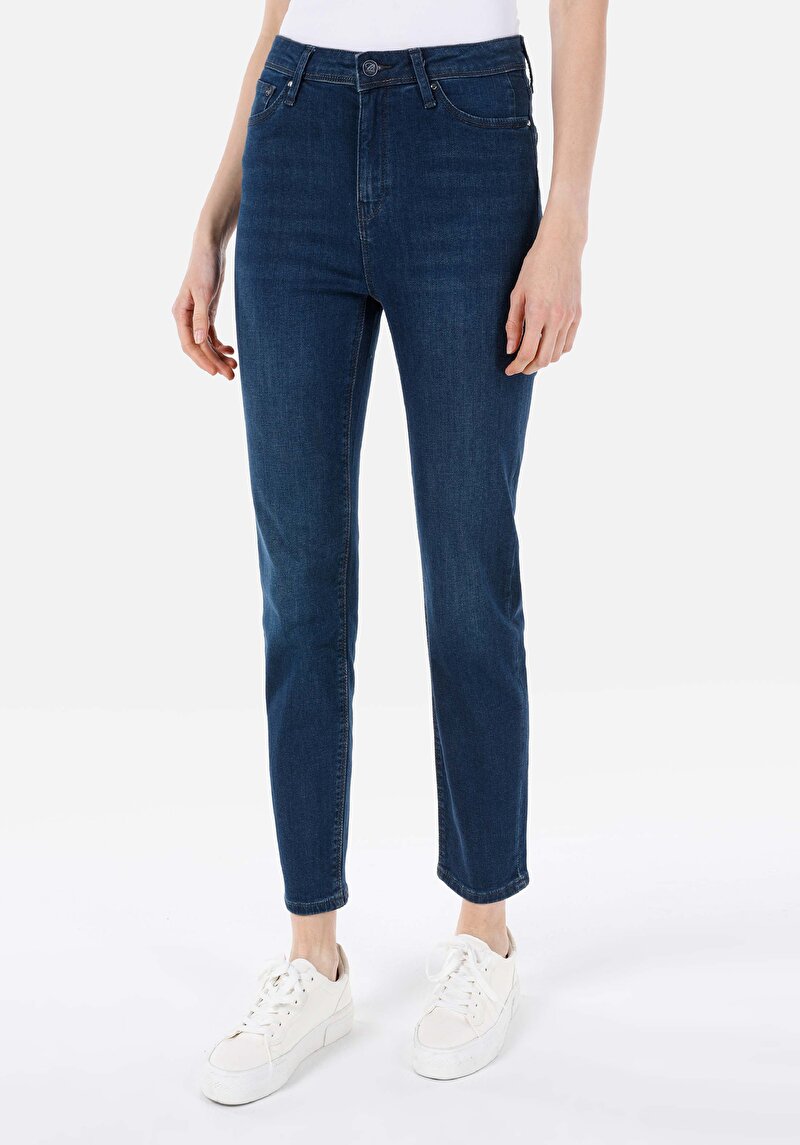 Imagine a Blugi Slim Fit Indigo Închis Pentru Femei