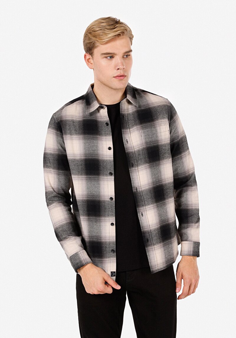 Imagine a Camasa Cu Maneca Lunga De Barbati Negru Regular Fit  Cl1072577