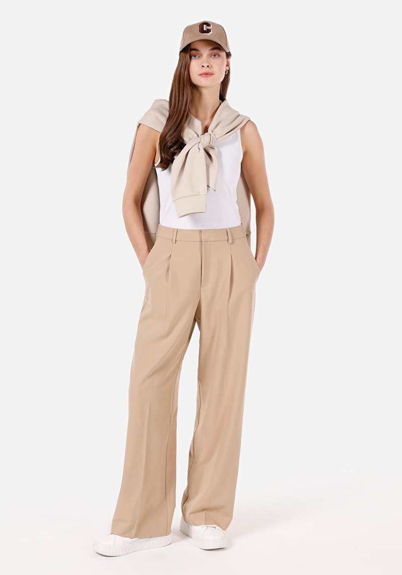 Imagine a Pantaloni De Dama Bej Regular Fit  Cl1070178