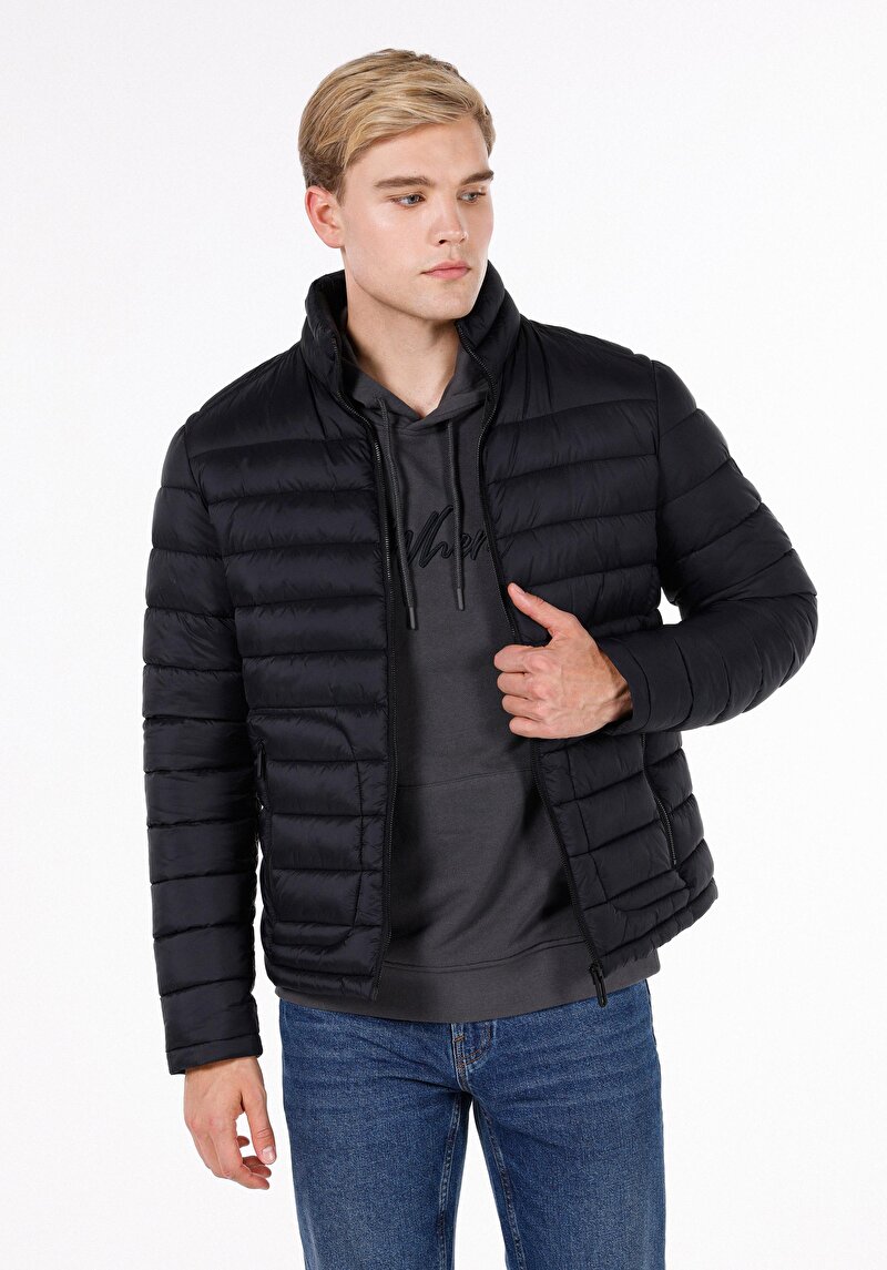 Imagine a Palton Negru Pentru Bărbați Slim Fit