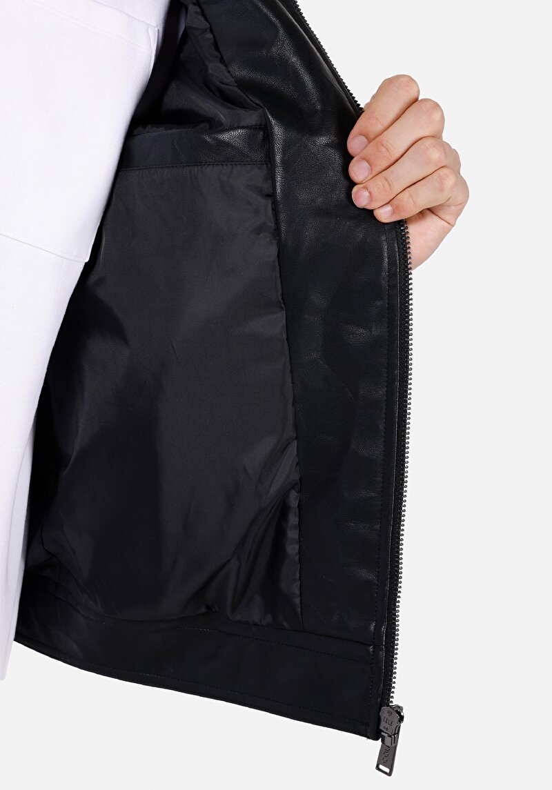 Afișați detalii pentru Jacheta De Barbati Negru Regular Fit  Cl1072783