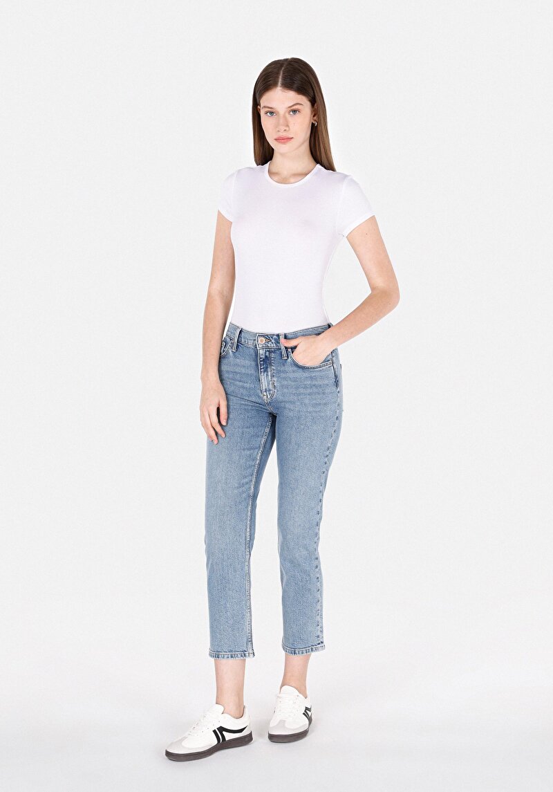 Imagine a Blugi Slim Fit Indigo Pentru Femei