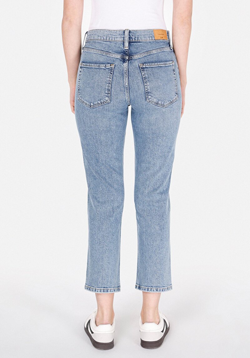 Imagine a Blugi Slim Fit Indigo Pentru Femei