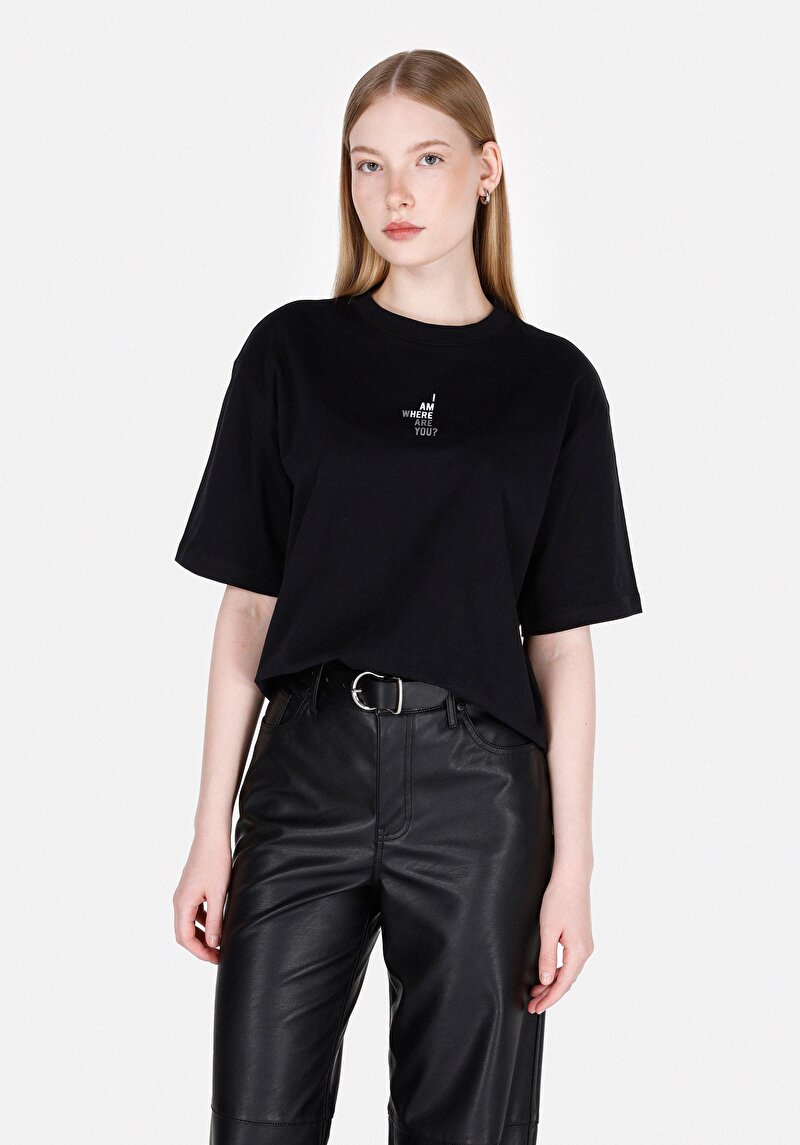 Imagine a Regular Fit Round Neck Imprimat Tricou Negru Cu Mânecă Scurtă Pentru Femei