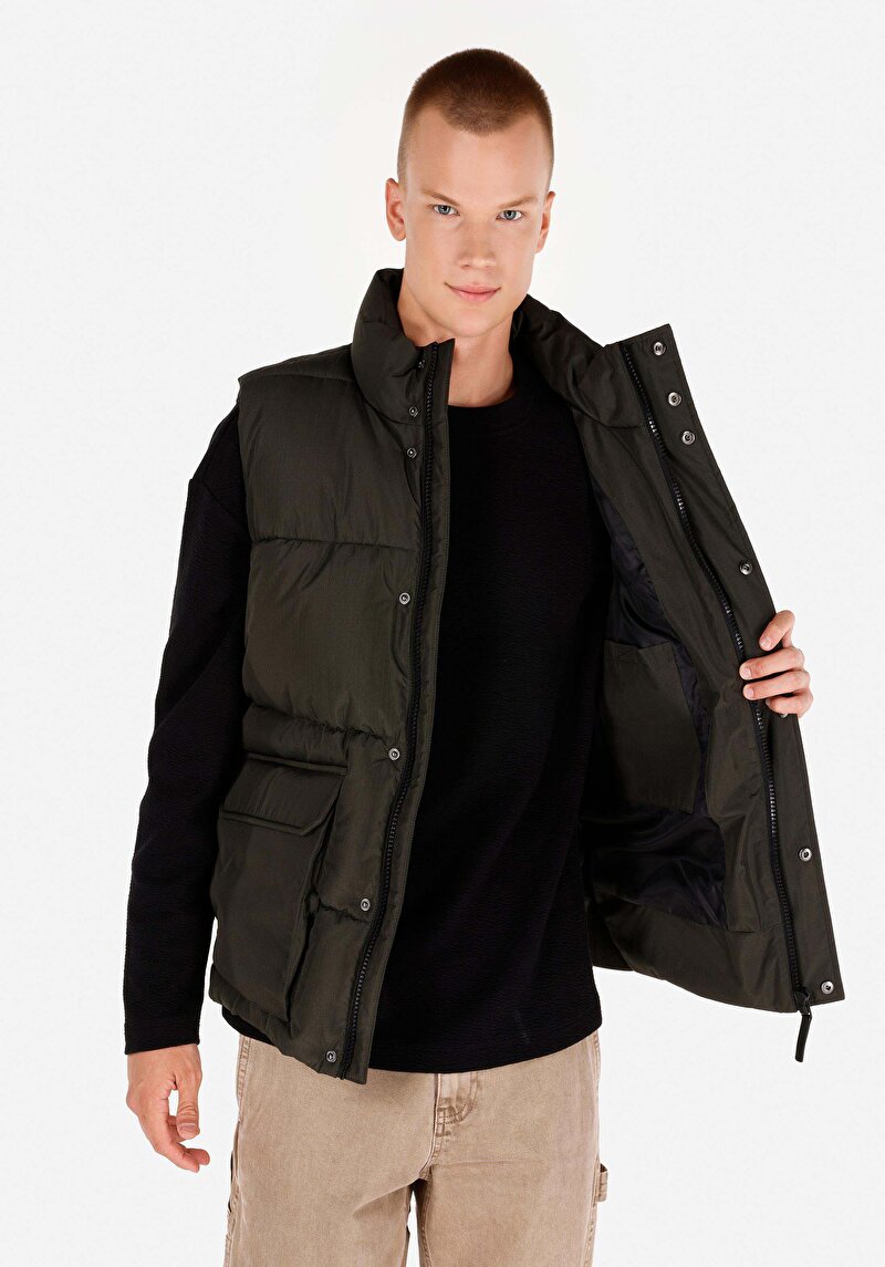 Afișați detalii pentru Vestă Verde Pentru Bărbați Regular Fit