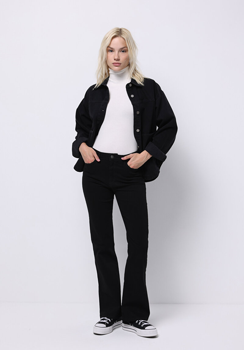 Imagine a Regular Fit Mid Waist Bootcut Blugi Din Denim Pentru Femei