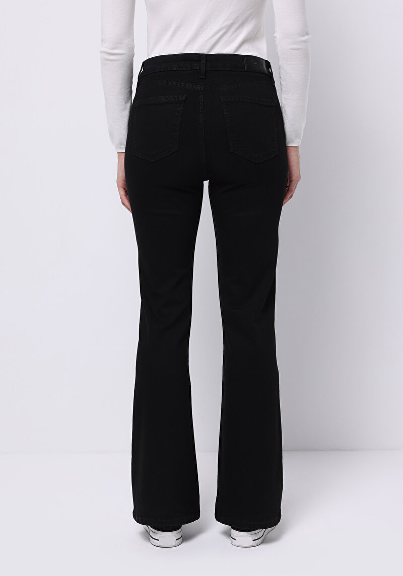 Imagine a Regular Fit Mid Waist Bootcut Blugi Din Denim Pentru Femei