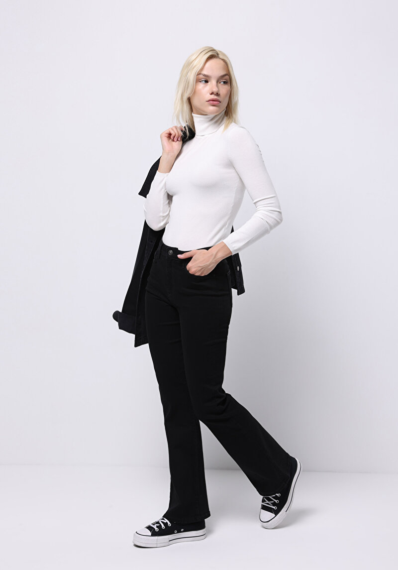 Afișați detalii pentru Regular Fit Mid Waist Bootcut Blugi Din Denim Pentru Femei