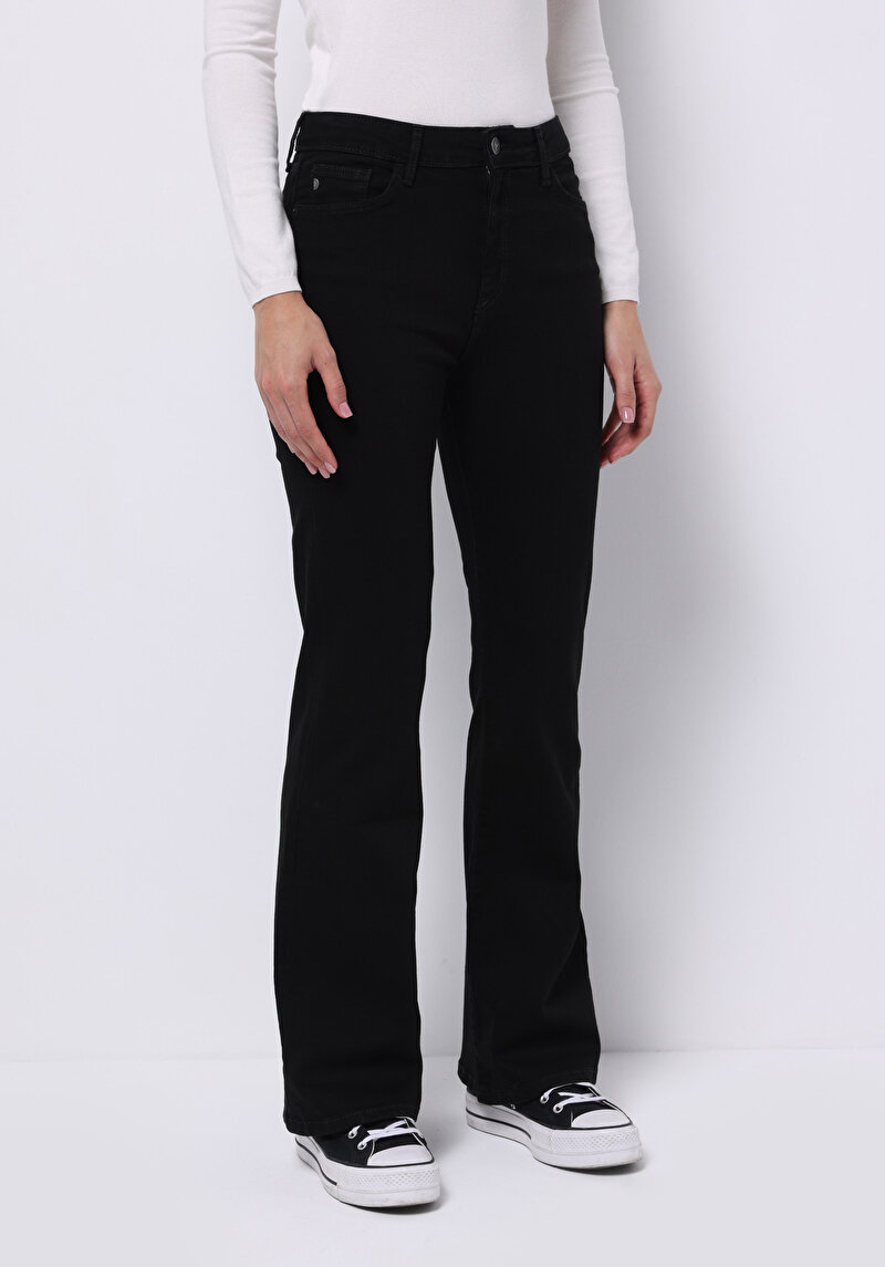 Imagine a Regular Fit Mid Waist Bootcut Blugi Din Denim Pentru Femei