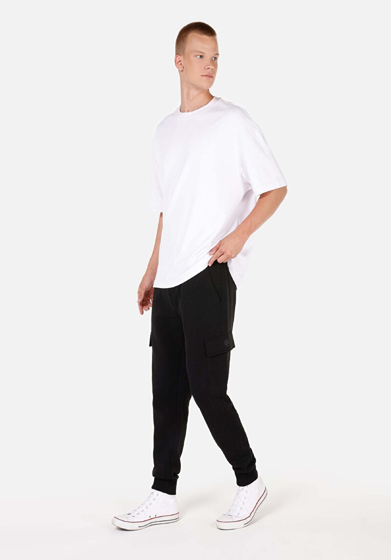 Imagine a Pantaloni De Trening De Barbati Negru Regular Fit Cl1070814