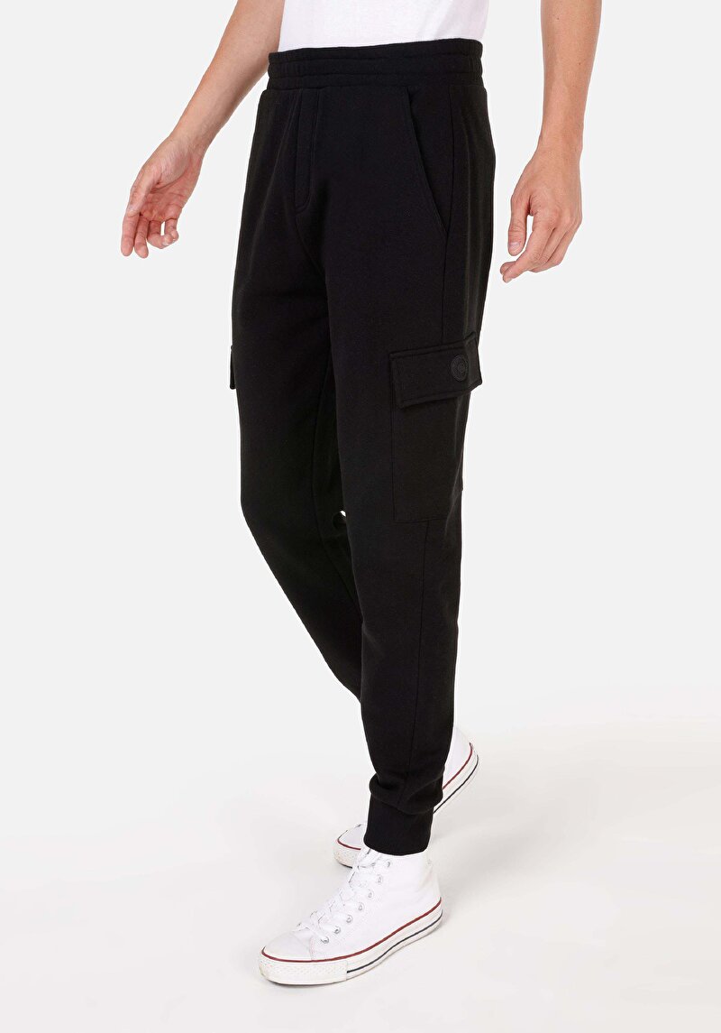 Imagine a Pantaloni De Trening De Barbati Negru Regular Fit Cl1070814