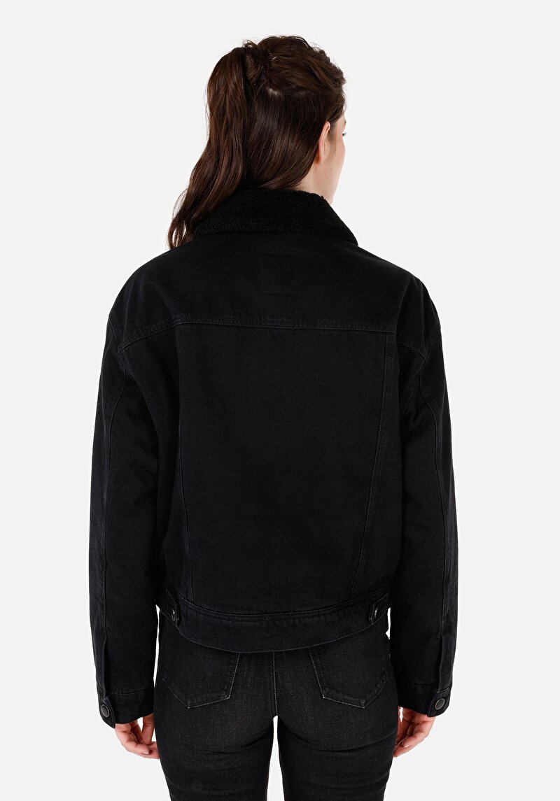 Imagine a Jachetă Neagră Pentru Femei Regular Fit