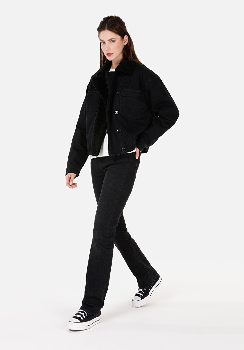 Imagine a Jachetă Neagră Pentru Femei Regular Fit