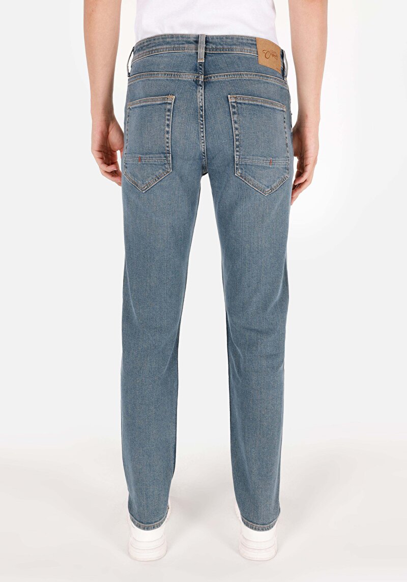 Imagine a Pantaloni De Barbati Denim Straight Fit 044 Karl Cl1072302