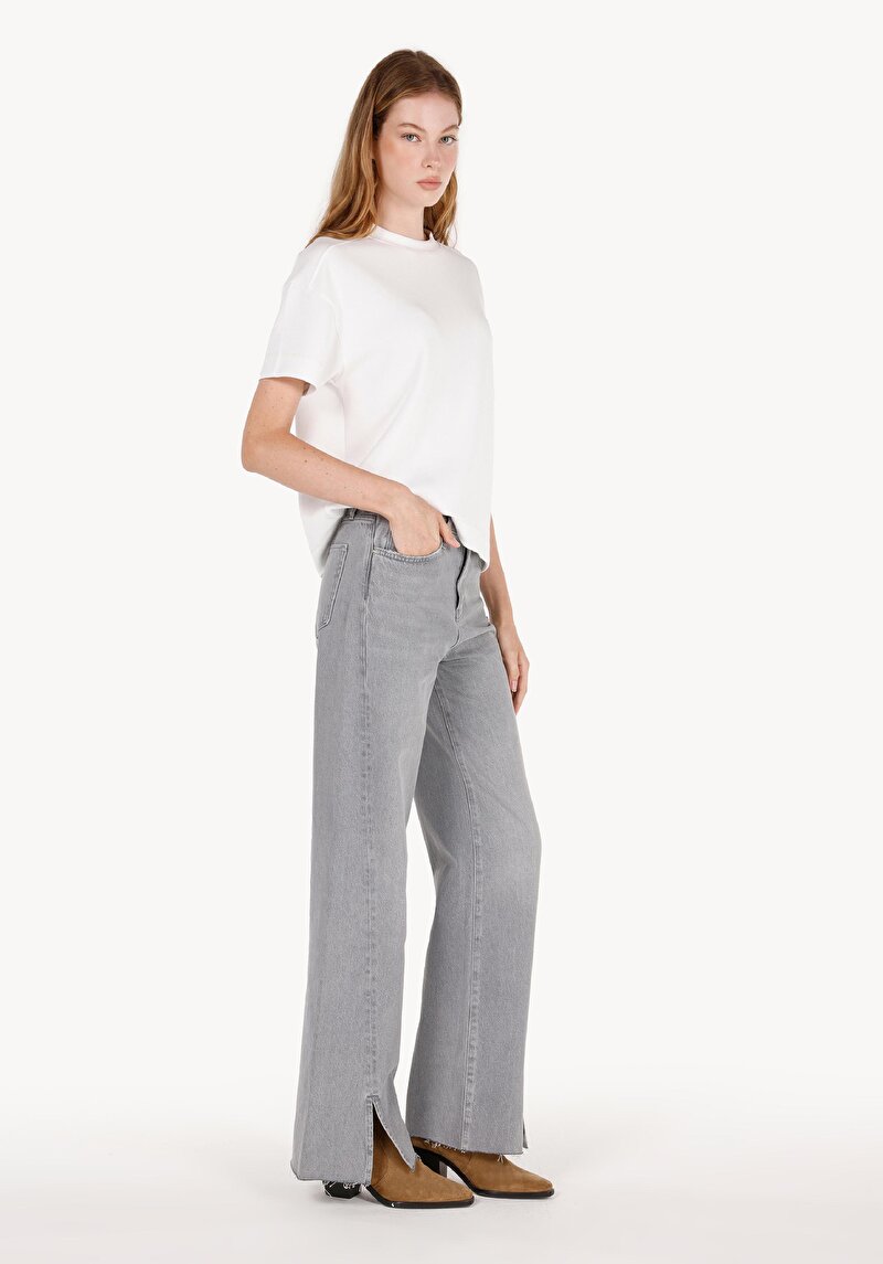 Imagine a Blugi Gri Pentru Femei Regular Fit