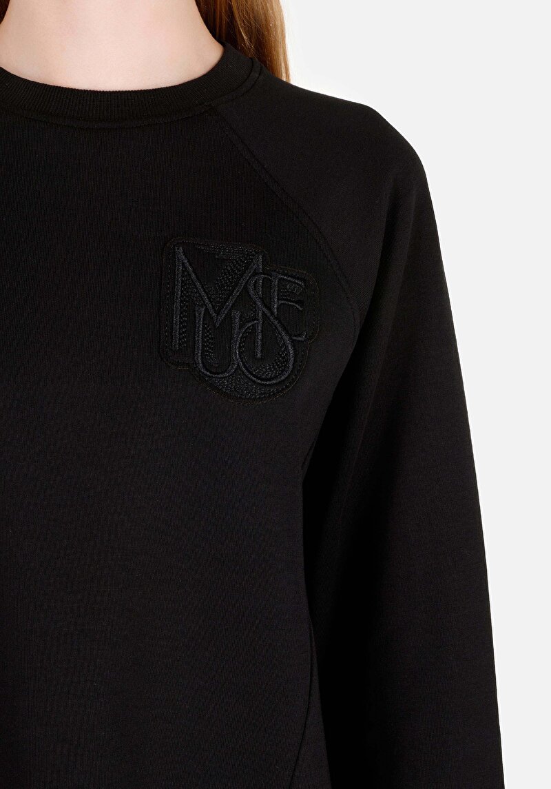 Afișați detalii pentru Regular Fit Round Neck Tricou Negru Cu Mânecă Lungă Pentru Femei