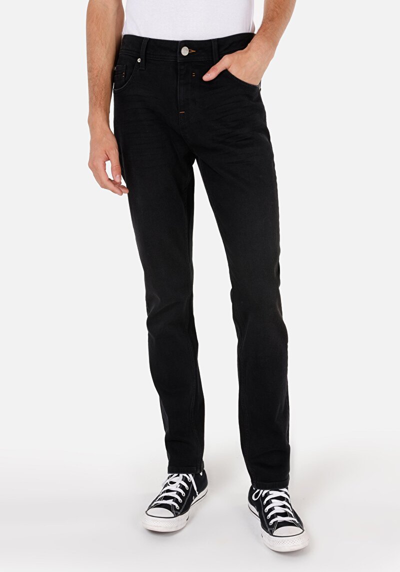 Imagine a Blugi Din Denim Pentru Bărbați Cu Potrivire Dreaptă