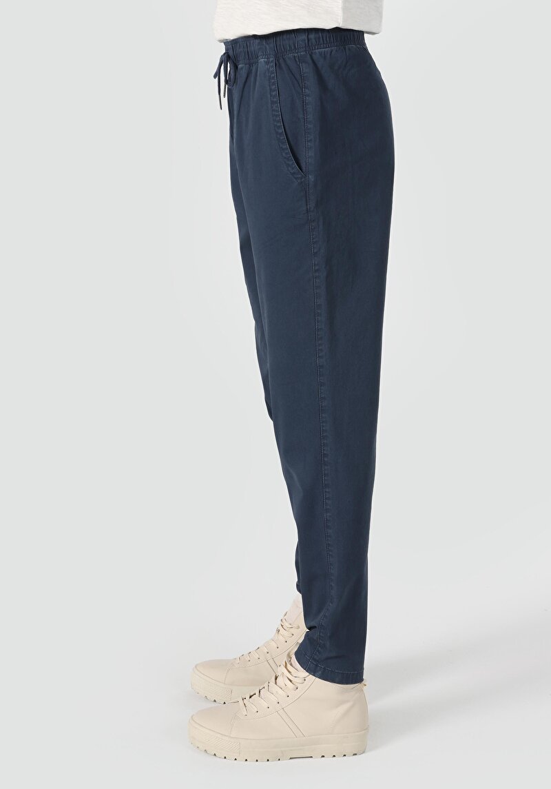 Imagine a Pantaloni Comfort Fit Mid Waist Straight Leg Bleumarin Pentru Bărbați