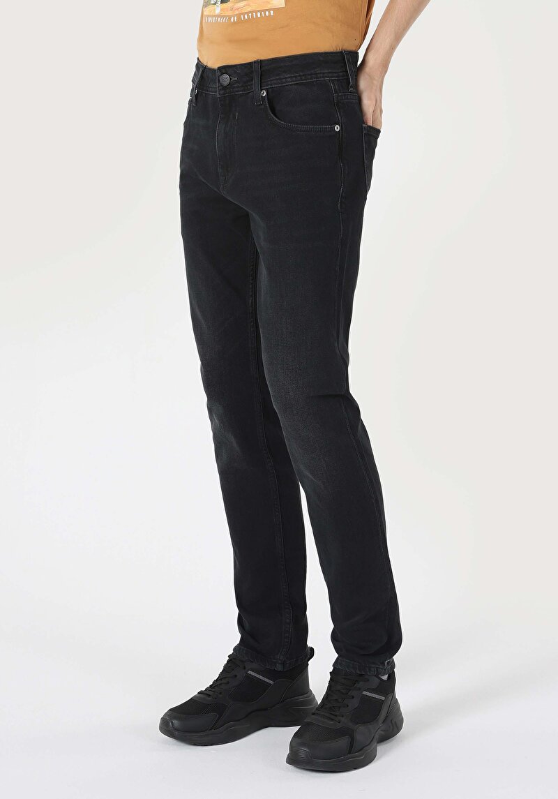 Afișați detalii pentru Pantaloni De Barbati Denim Straight Fit 044 Karl Cl1062405