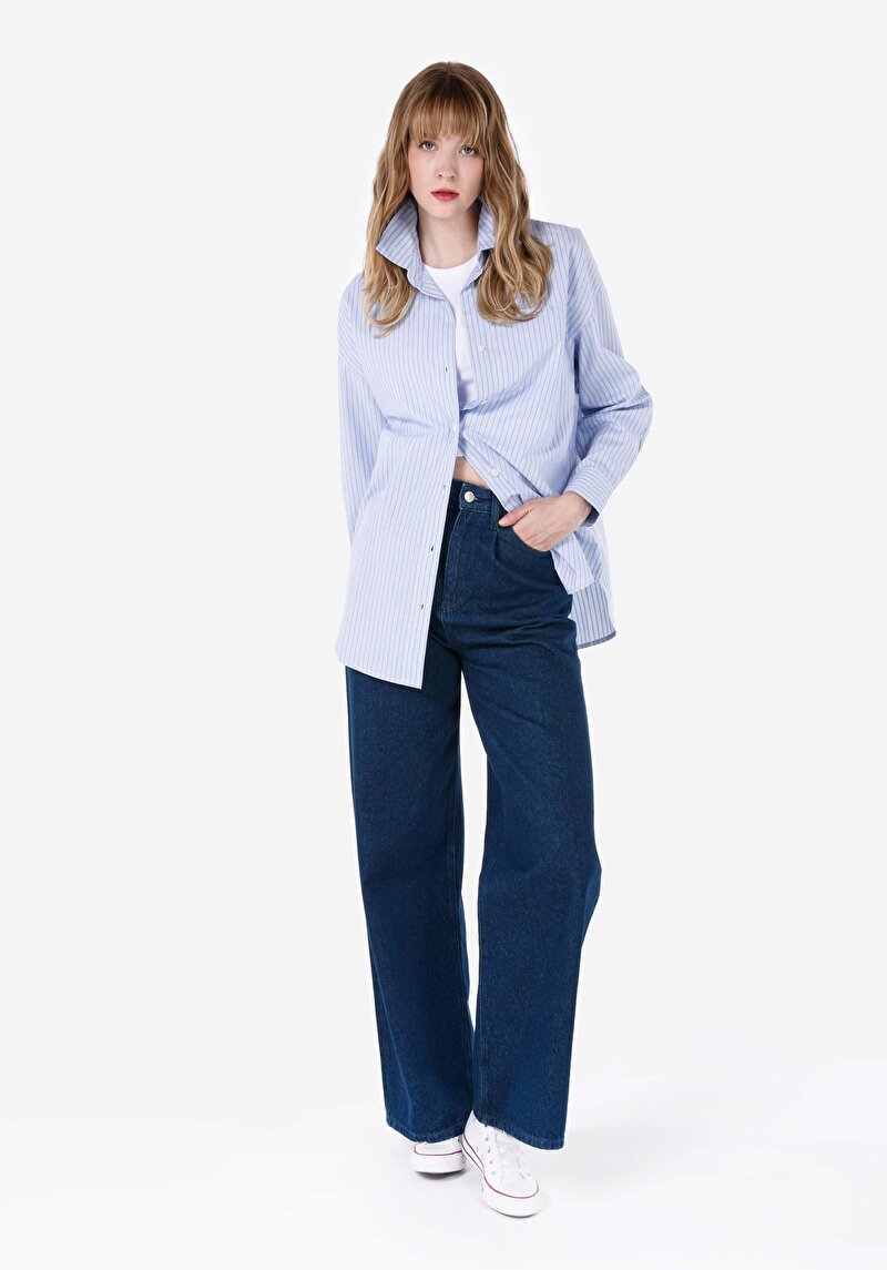 Imagine a Cămașă Relaxată Cu Dungi Cămașă Albastră Cu Mânecă Lungă Pentru Femei