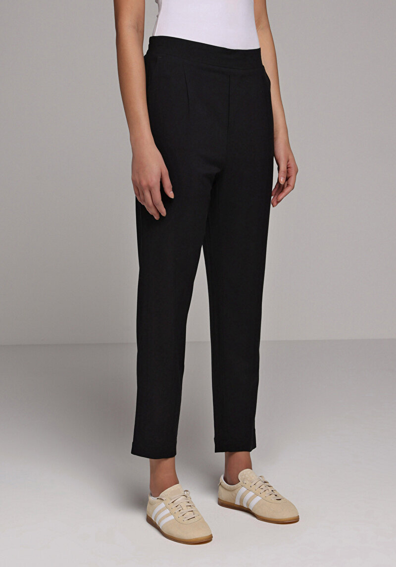 Imagine a Pantaloni De Dama Negru Regular Fit Cl1068239