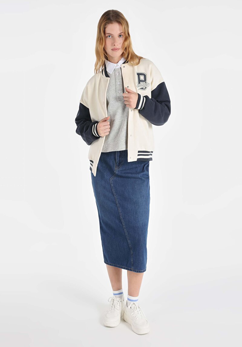 Imagine a Jachetă Albă Pentru Femei Regular Fit Cu Capse