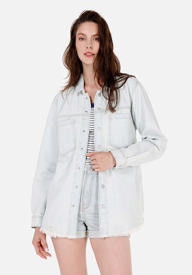 Imagine a Regular Fit Dimensiune Clasică Drept Cămașă Albastră Cu Mânecă Lungă Pentru Femei