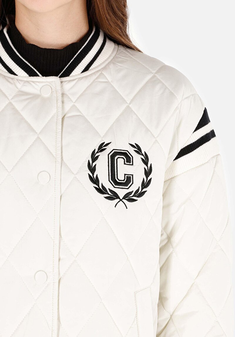 Afișați detalii pentru Palton Alb Pentru Femei Cu Decolteu În V Regular Fit