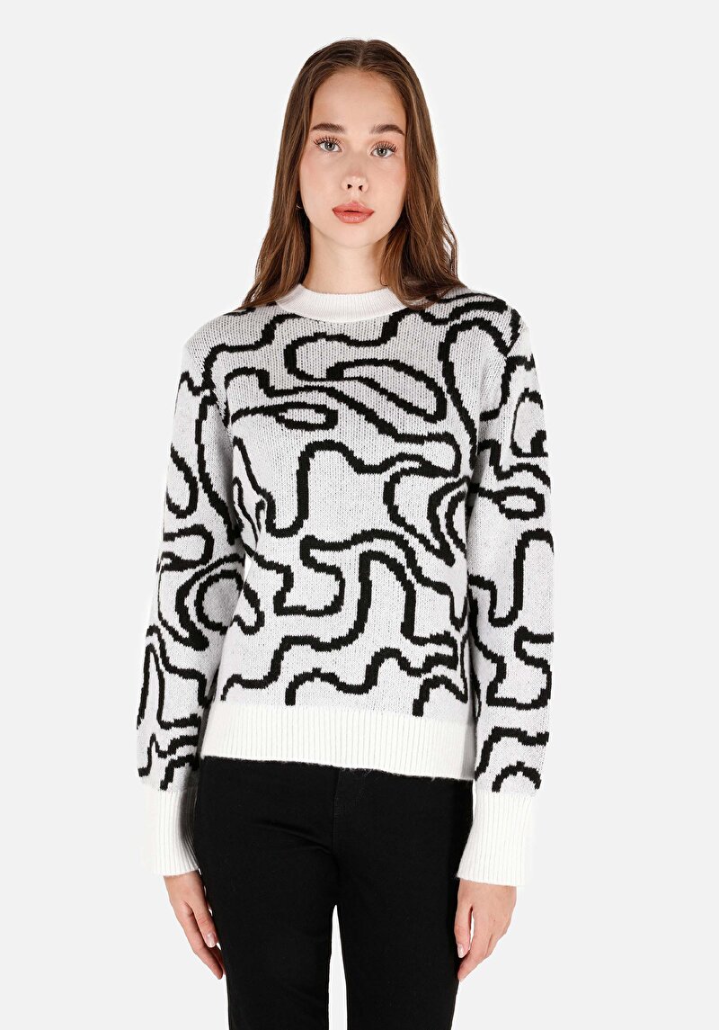 Imagine a Pulover Alb Pentru Femei Cu Gât Rotund Regular Fit