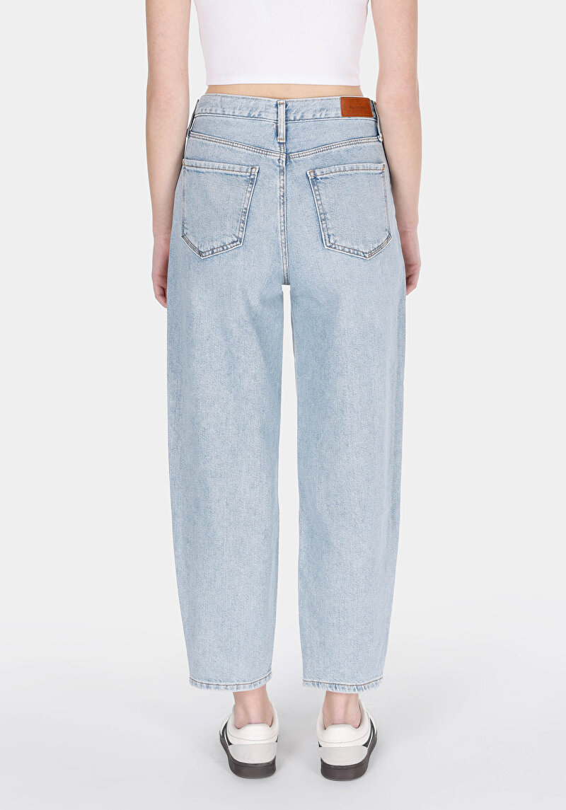 Afișați detalii pentru Balloon Fit Talie Ascendentă Shrinking Leg Blugi Din Denim Pentru Femei