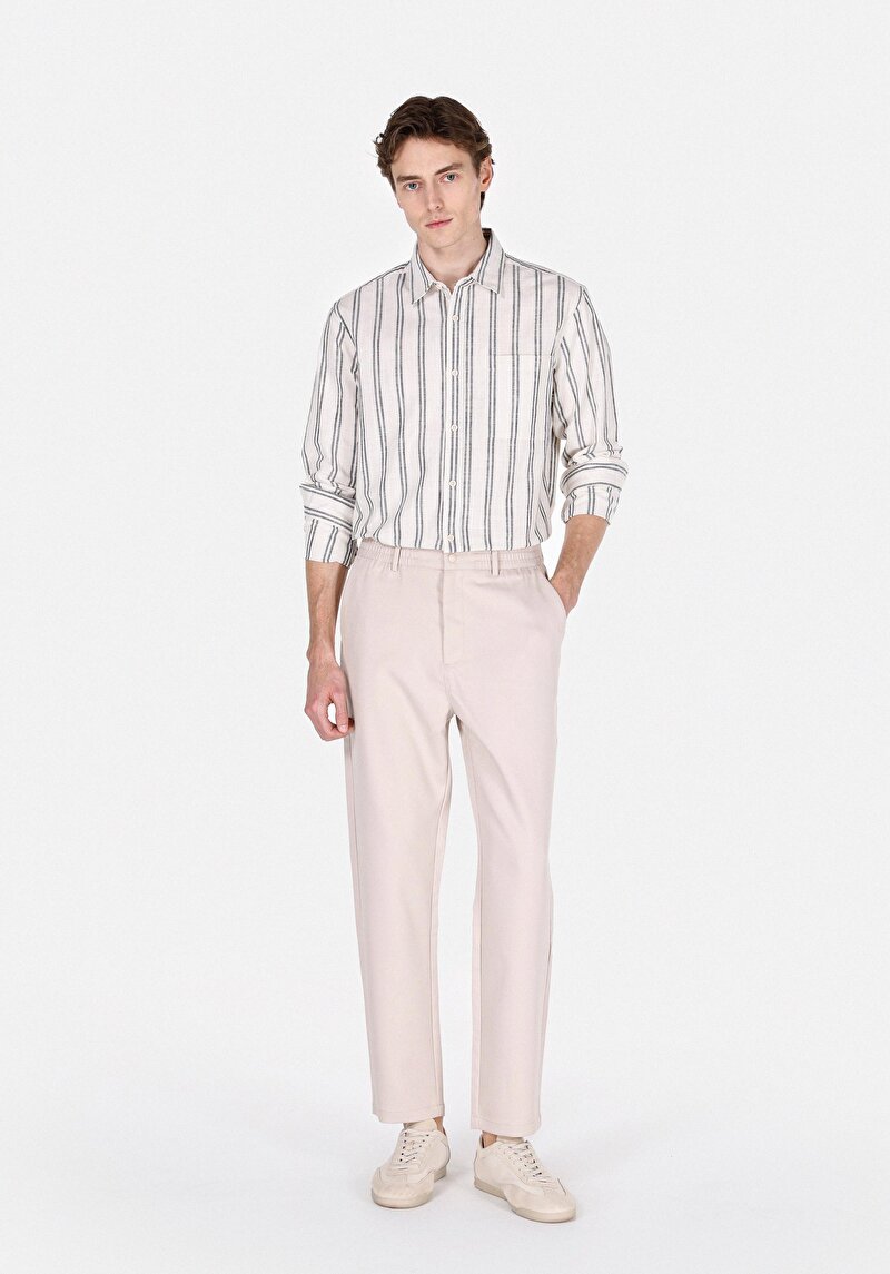 Imagine a Pantaloni De Barbati Bej Regular Fit  Cl1073567