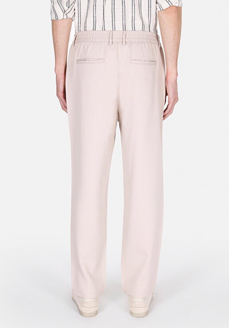 Imagine a Pantaloni De Barbati Bej Regular Fit Cl1073567