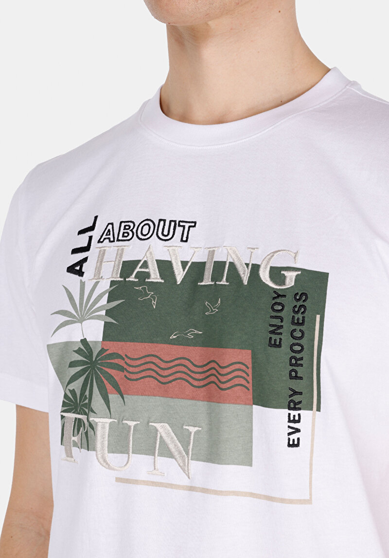 Imagine a Tricou Cu Maneca Scurta De Barbati Alb Regular Fit Cl1073321