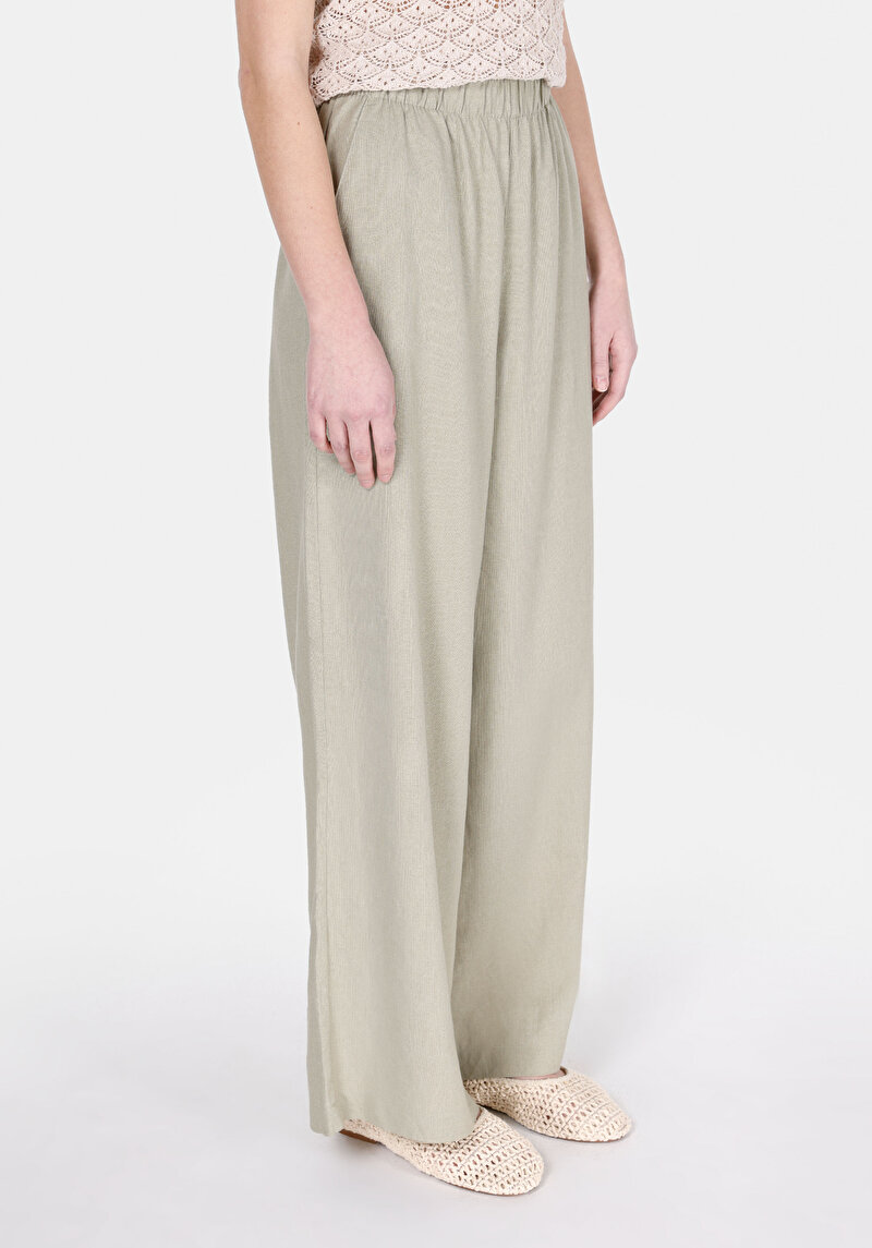 Imagine a Pantaloni De Dama Verde Regular Fit Cl1074805