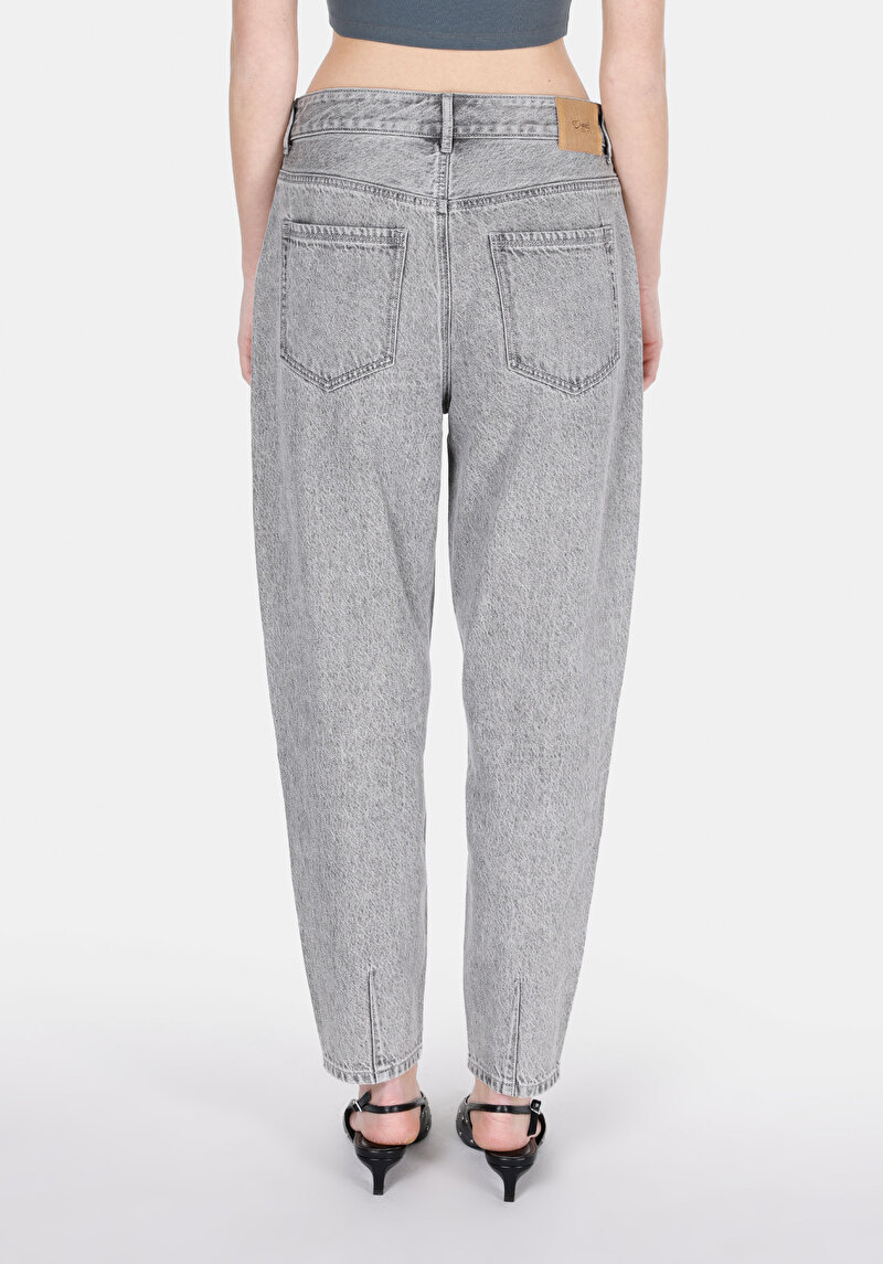 Imagine a Barrel Fit Mid Waist Slim Leg Blugi İndigo Închis Pentru Femei