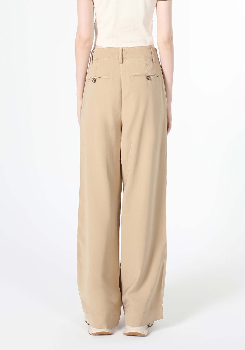 Imagine a Pantaloni De Dama Bej Regular Fit Cl1059748