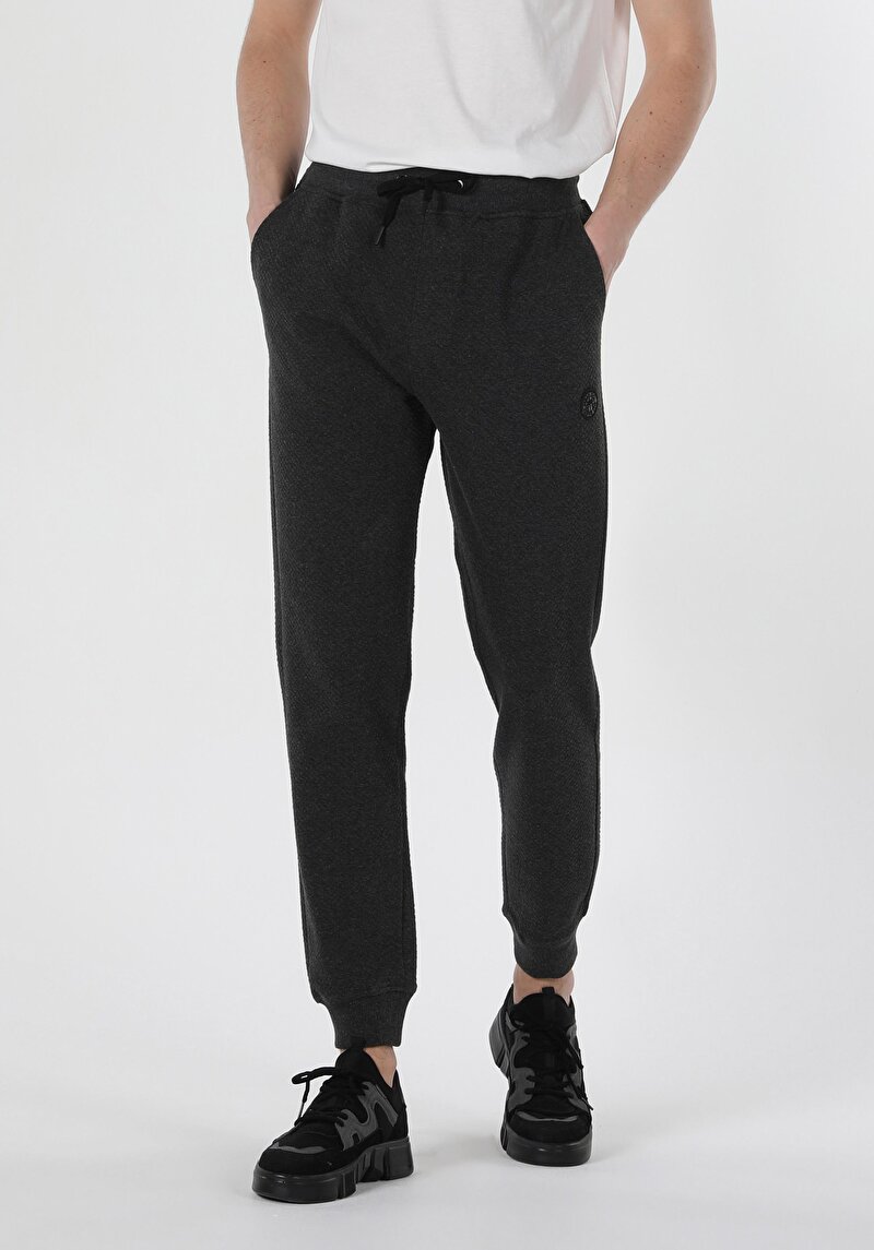 Imagine a Pantaloni De Trening De Barbati Antracit Slim Fit Cl1056932