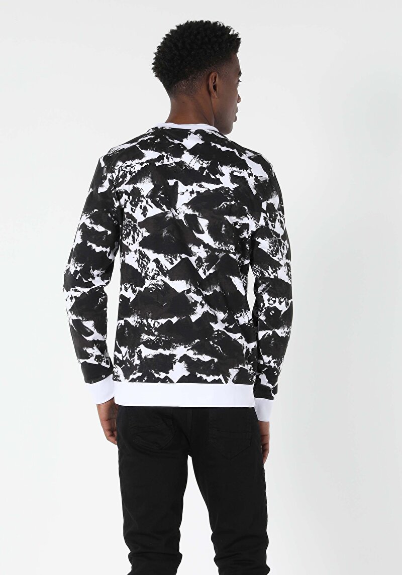 Imagine a Hanorac / Bluza De Barbati Alb Regular Fit Cl1056966