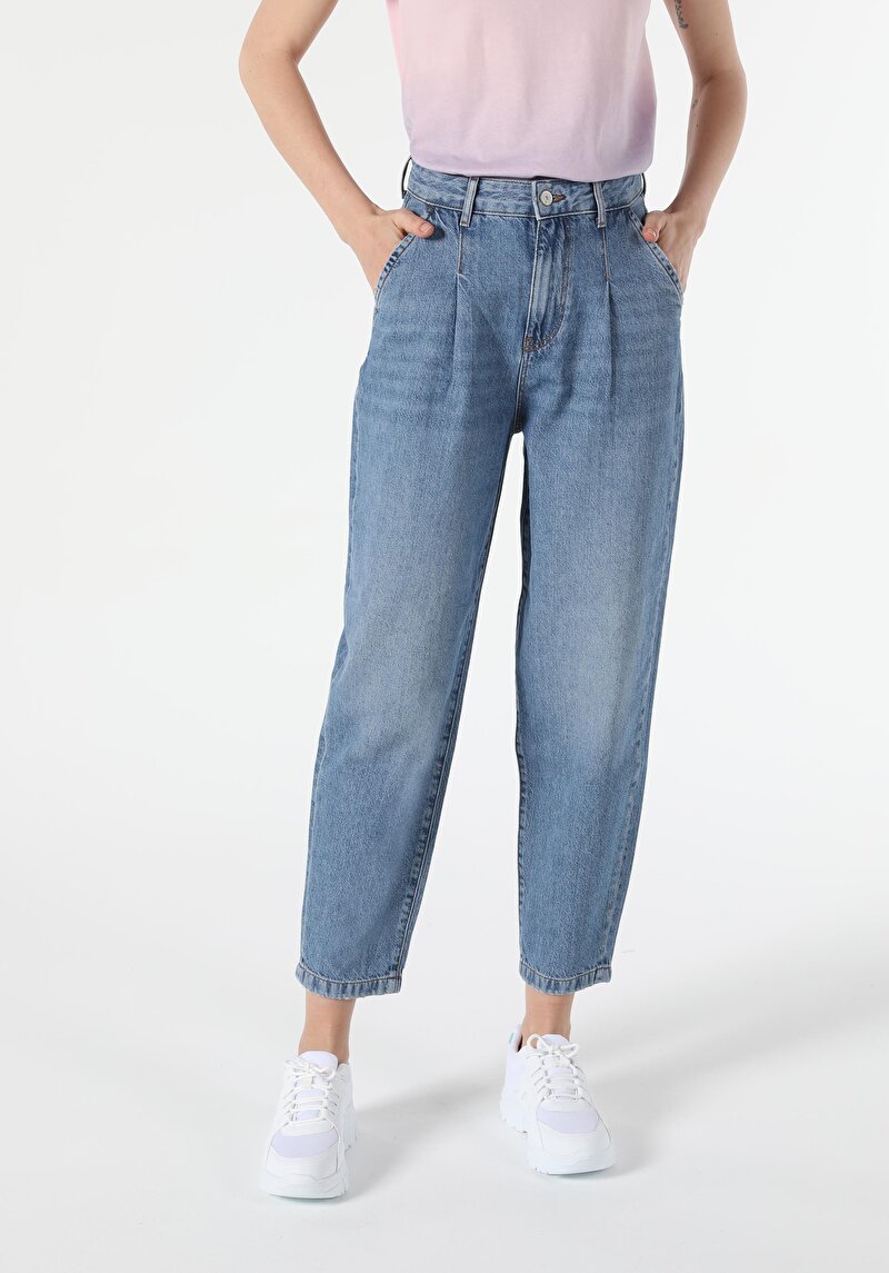 Imagine a Pantaloni De Dama Denim Slouchy Fit Cl1055554