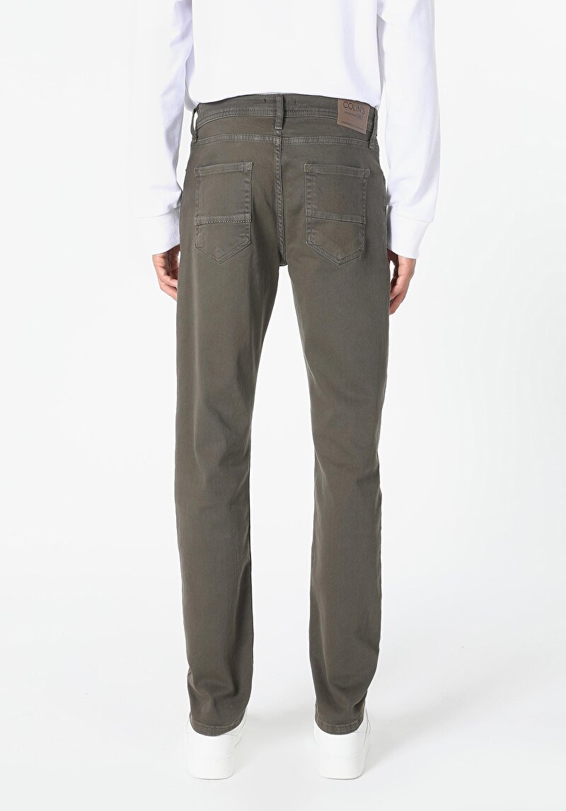 Imagine a Pantaloni De Barbati Kaki Straight Fit Cl1055653