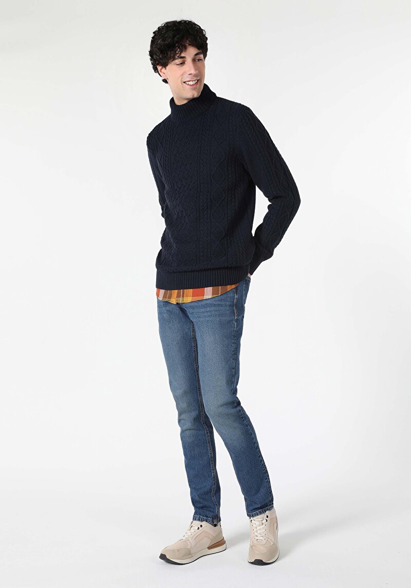 Imagine a Pulover Jacquard Cu Gât Înalt Pentru Bărbați Bleumarin