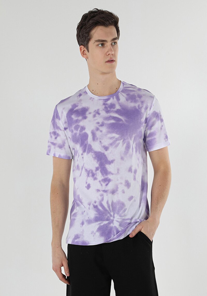 Imagine a Confort Fit Round Neck Imprimat Purple Tricou Cu Mânecă Scurtă Pentru Bărbați