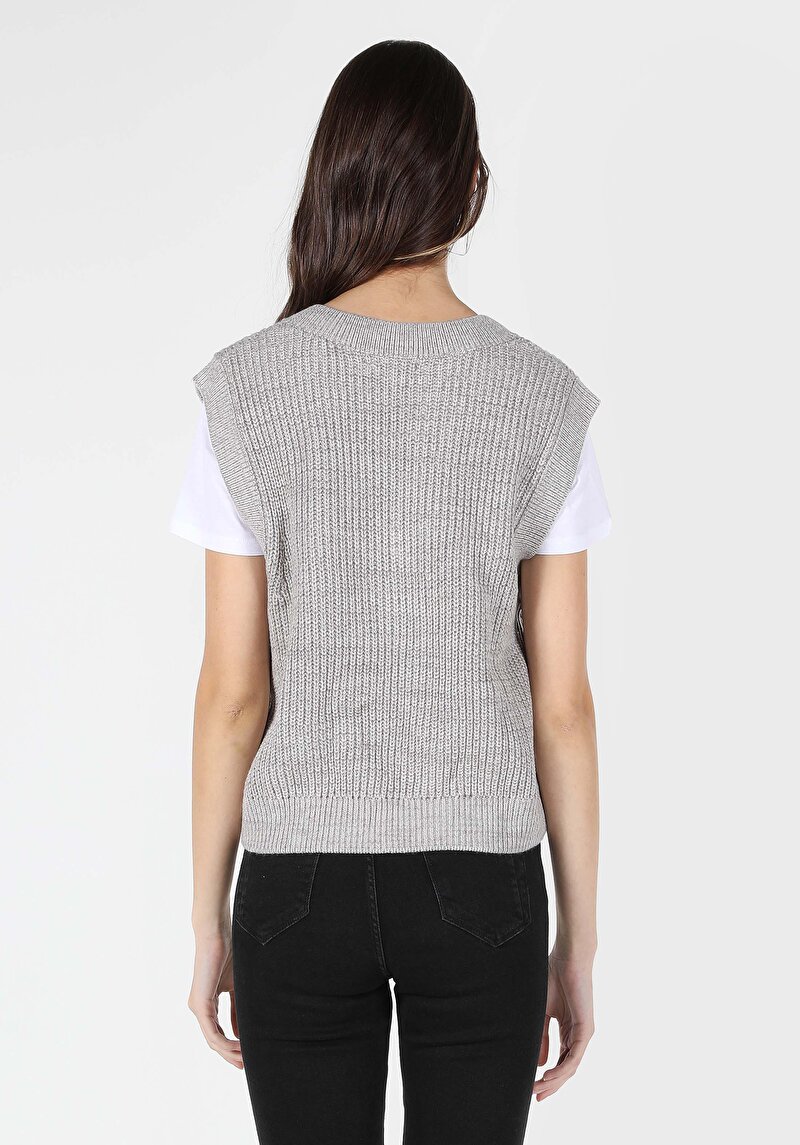 Afișați detalii pentru Pulover Gri Pentru Femei Cu Decolteu În V Cu Decolteu În V