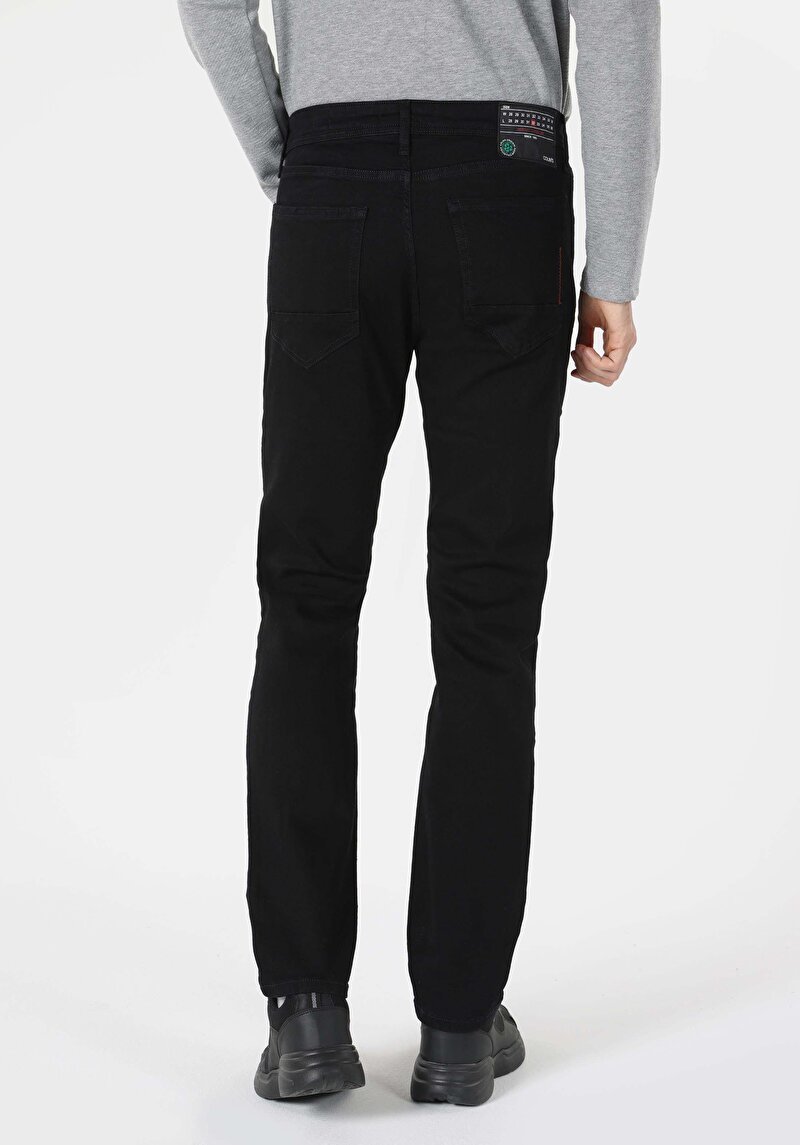 Afișați detalii pentru Pantaloni De Barbati Denim Regular Fit 045 David Cl1062412